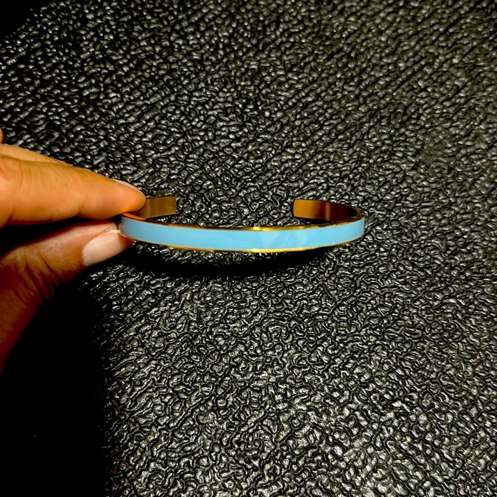 NWOT. Blue and gold bracelet w engraving “stay salty”